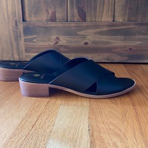 NEW Isola black slide sandal